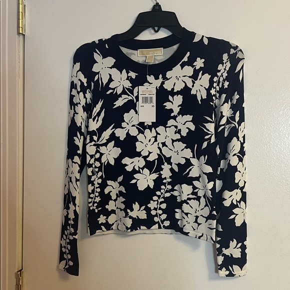 NWT Michael Kors Navy and White Floral Top - Picture 5 of 8
